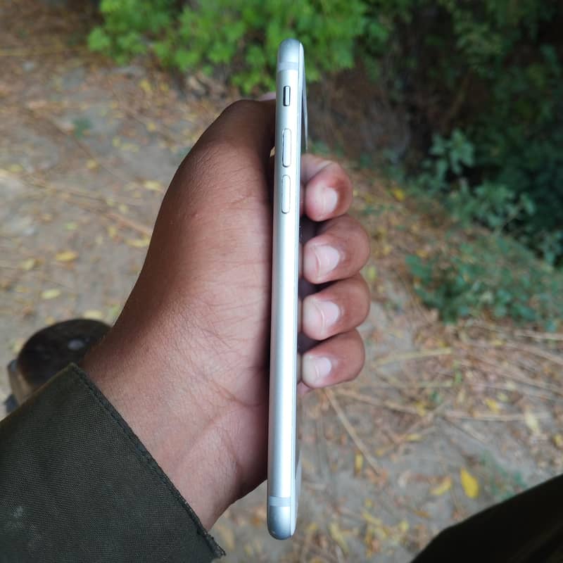 Apple iPhone 7 1
