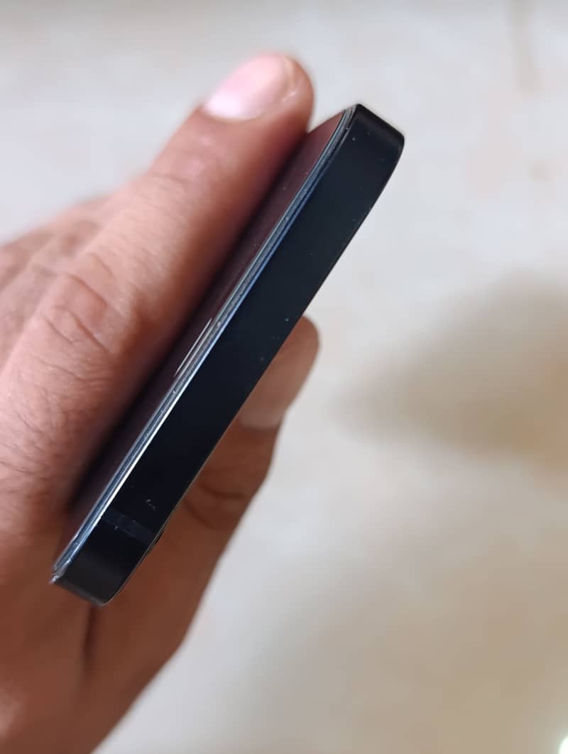 Apple iPhone 12 3