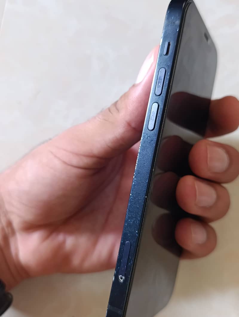 Apple iPhone 12 6