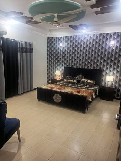 Fully Furnished Independent House 1 Kanal 4 Bed 150K, 1 Kanal 6 Bed 300K, (Daily, Weekly, Monthly) Basis For Rent Send Message On My WhatsApp & I Will Send Video