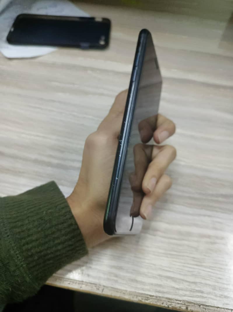 Apple iPhone 7 Plus 1