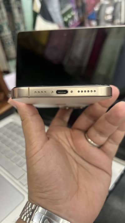 Apple iPhone 16 Pro Max