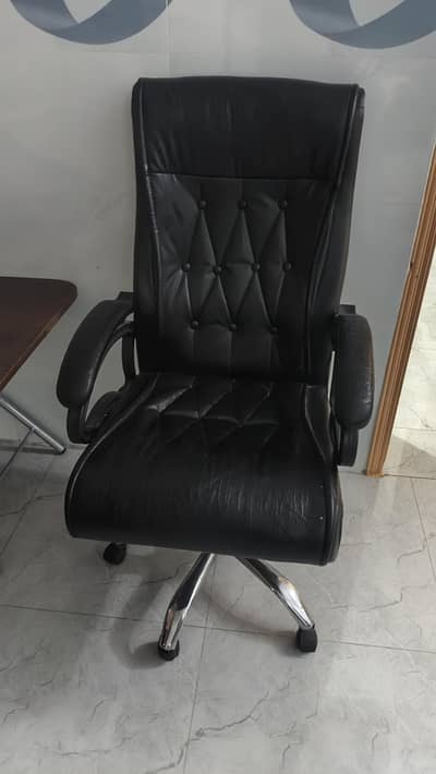 Revolving chair