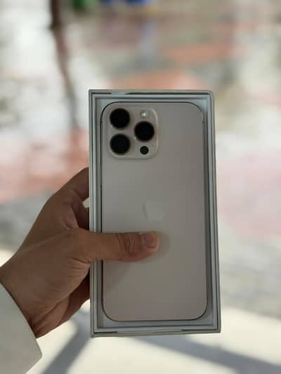 Apple iPhone 16 Pro Max