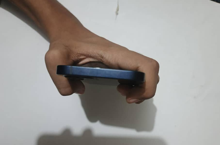 Apple iPhone 12 3