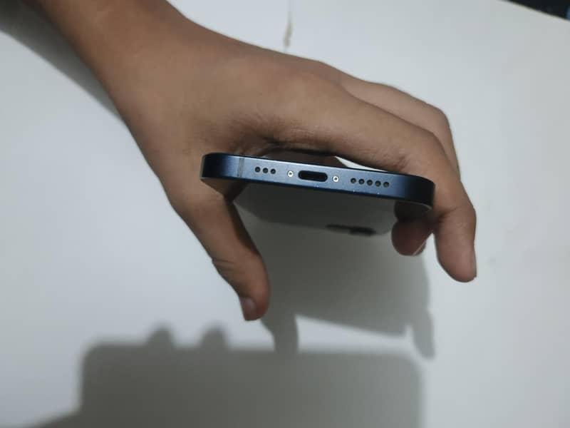Apple iPhone 12 4