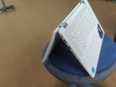 Lenovo Yoga 300-11IBR | 2-in-1 Touch Laptop | Box & Charger | 10/10 Co