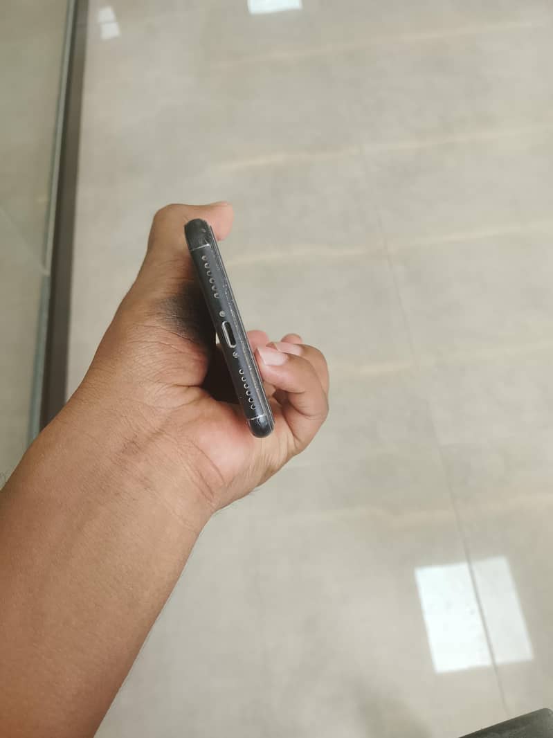 Apple iPhone X 3