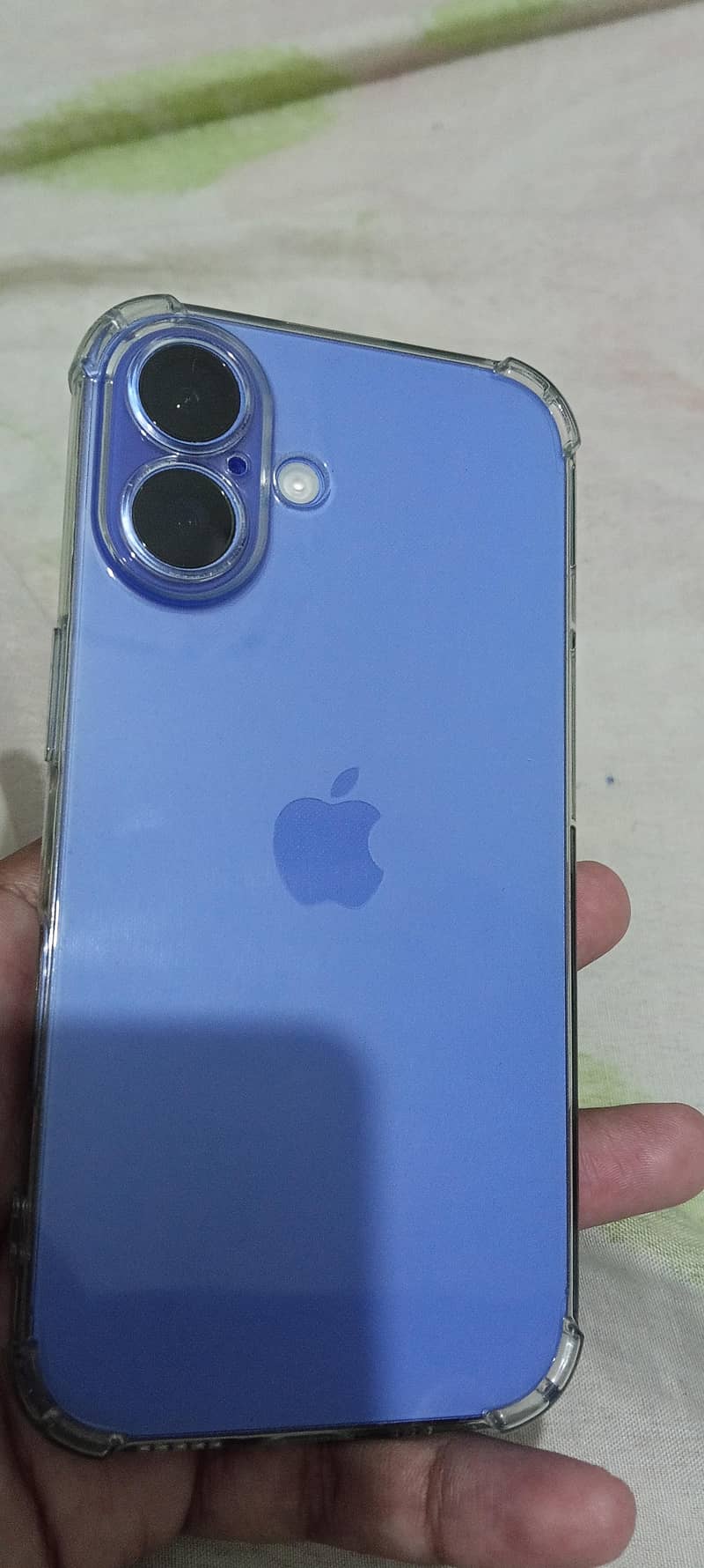 Apple iPhone 16 3