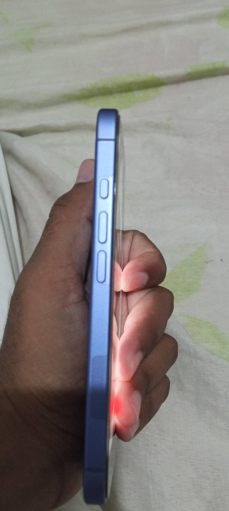 Apple iPhone 16 5