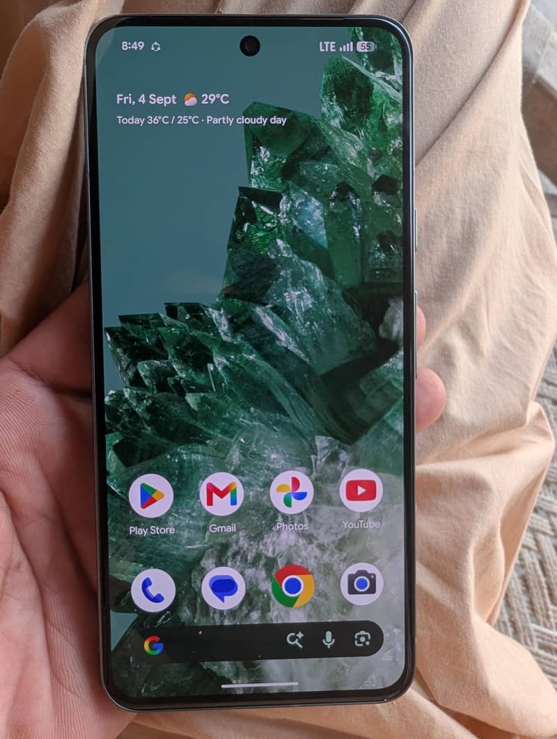 Google Pixel 8 4