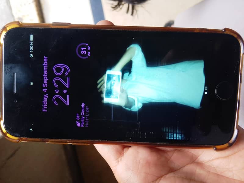 Apple iPhone 8 0