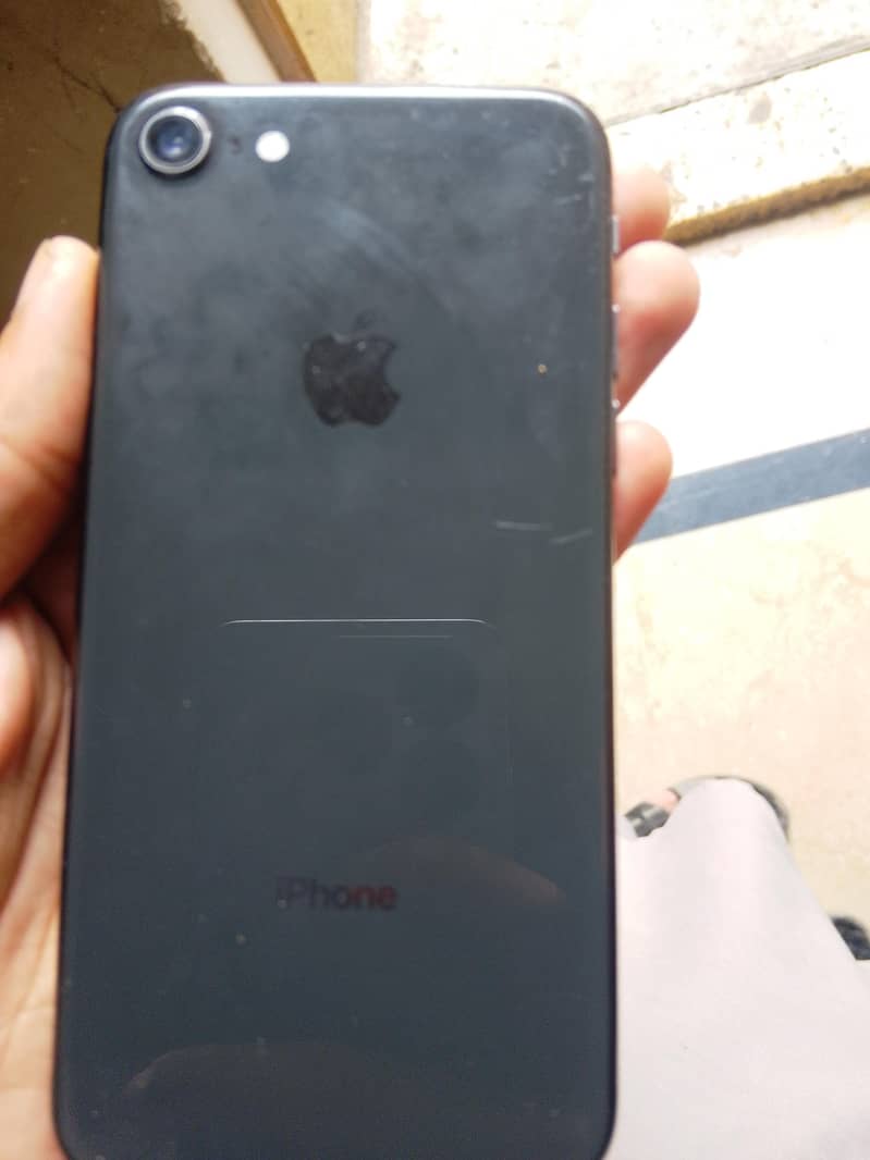 Apple iPhone 8 1