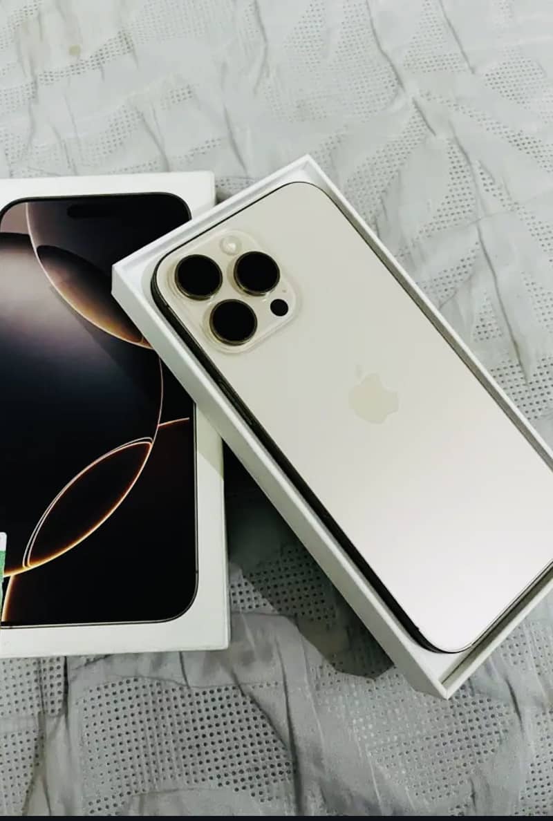Apple iPhone 16 Pro Max 0