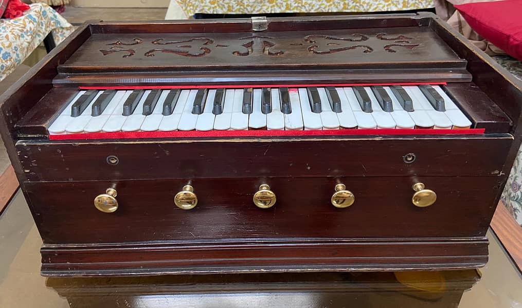 harmonium 6