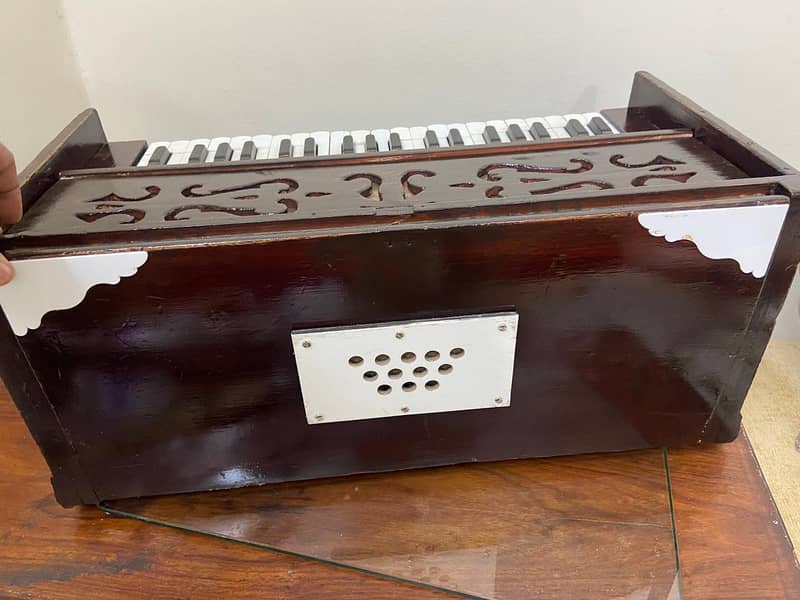 harmonium 7