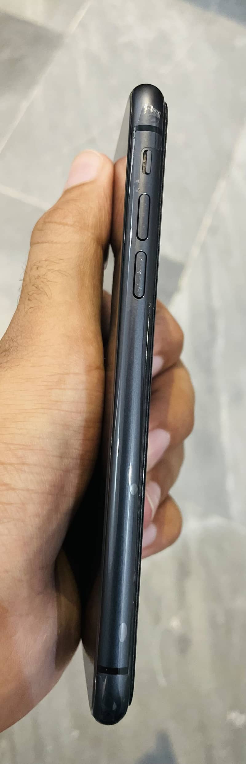 Apple iPhone 11 4