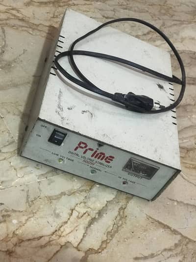 Digital Voltage Stabilizer 500W – 220V