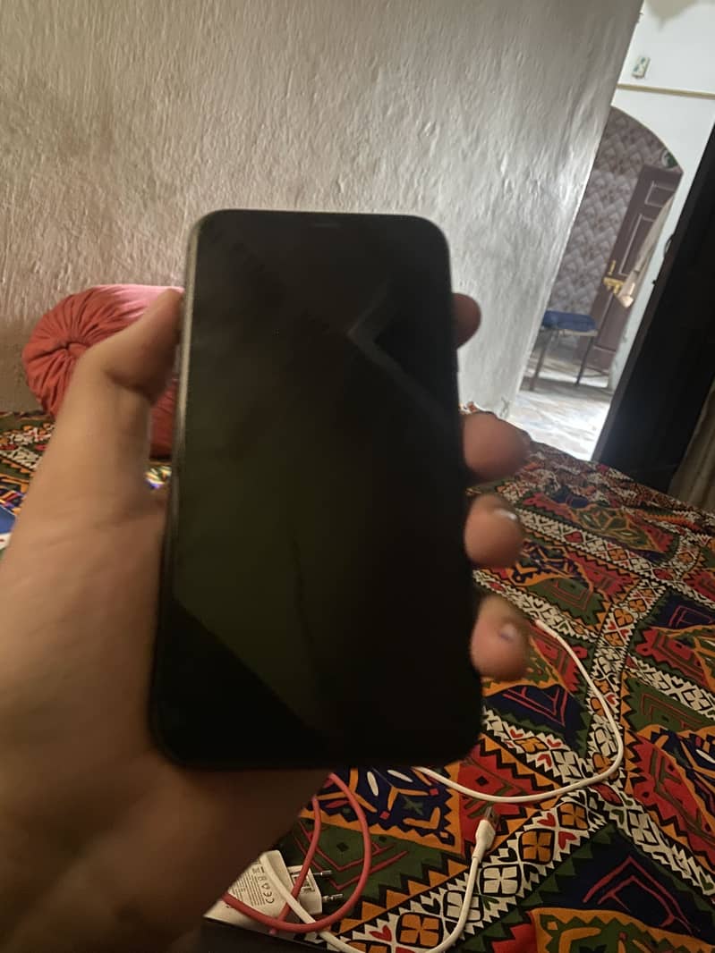 Apple iPhone 11 3