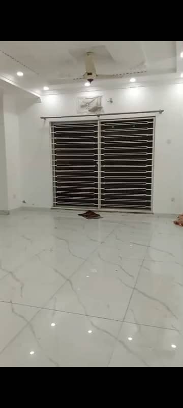 20 Marla upper portion for rent imperial garden paragon city