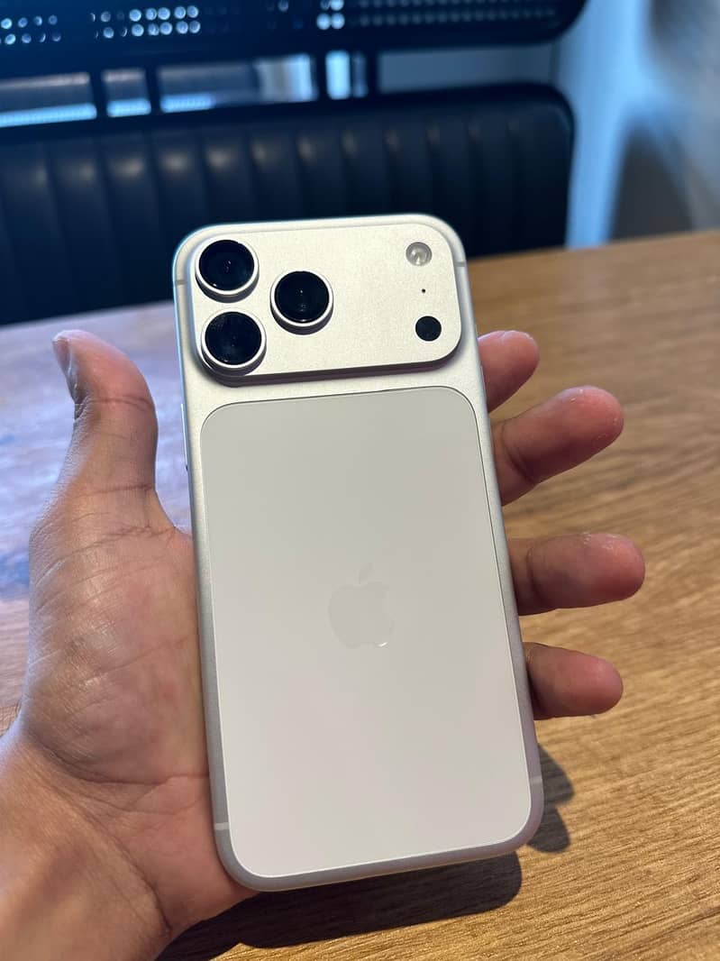 Apple iPhone 17 Pro Max 8