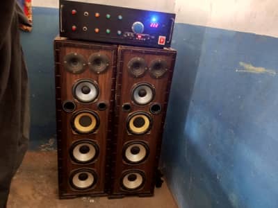 2 Big Floor Standing Speakers + Amplifier | Complete Sound System