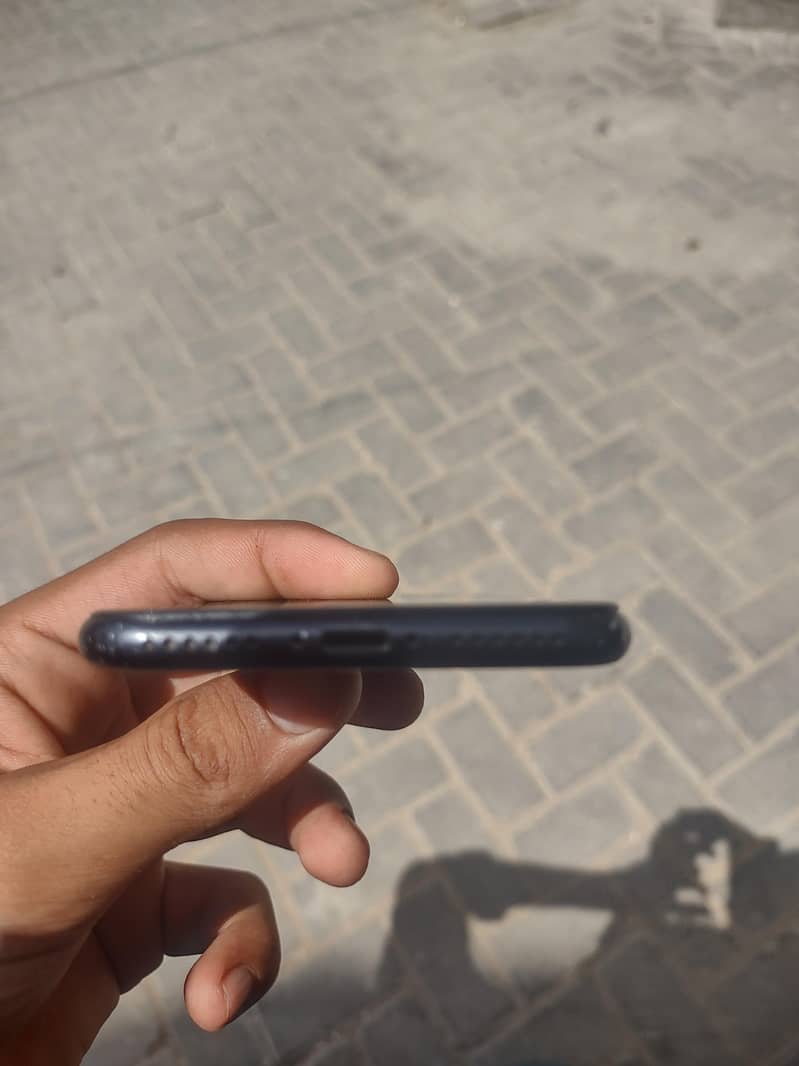 Apple iPhone 7 2