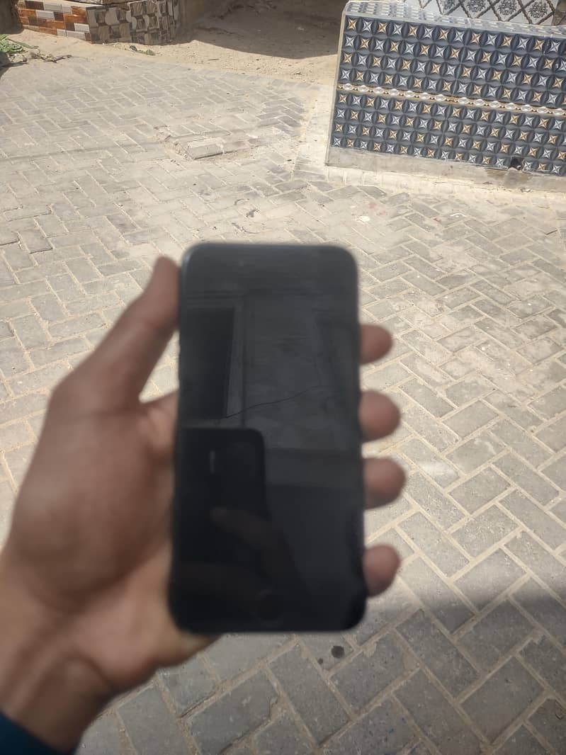 Apple iPhone 7 3