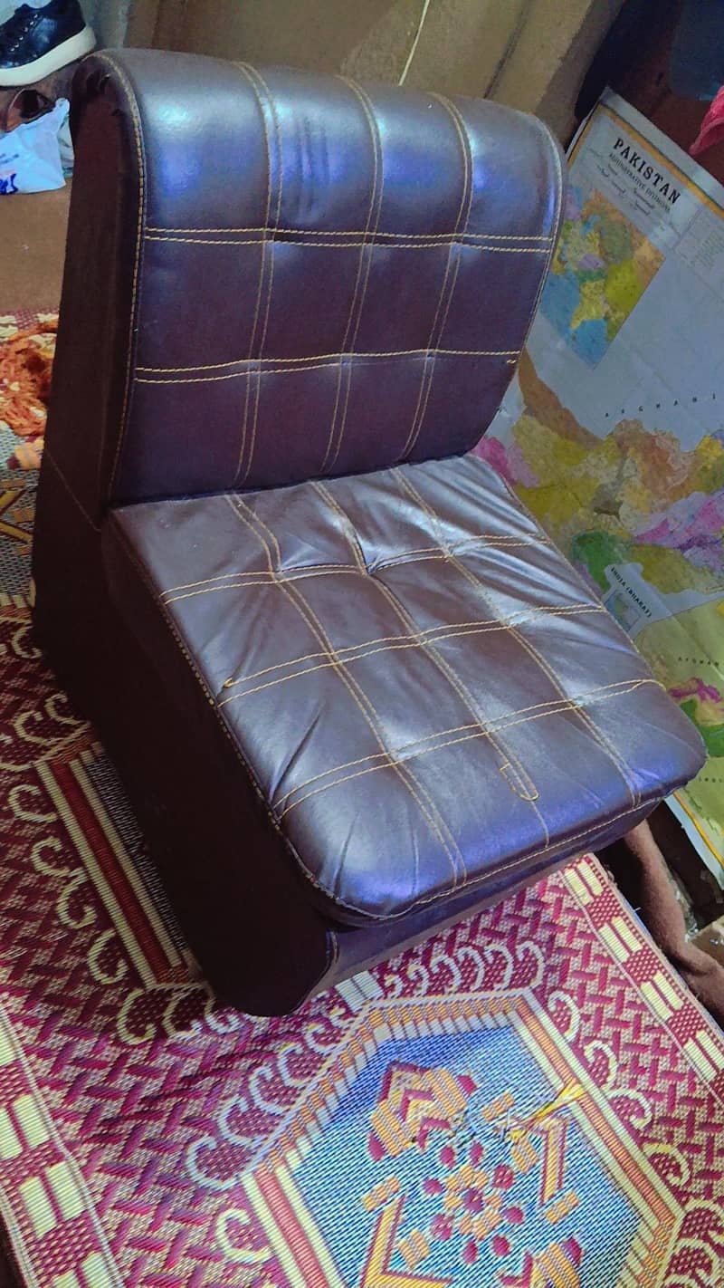 Single Seater Comfortable Sofa. 2