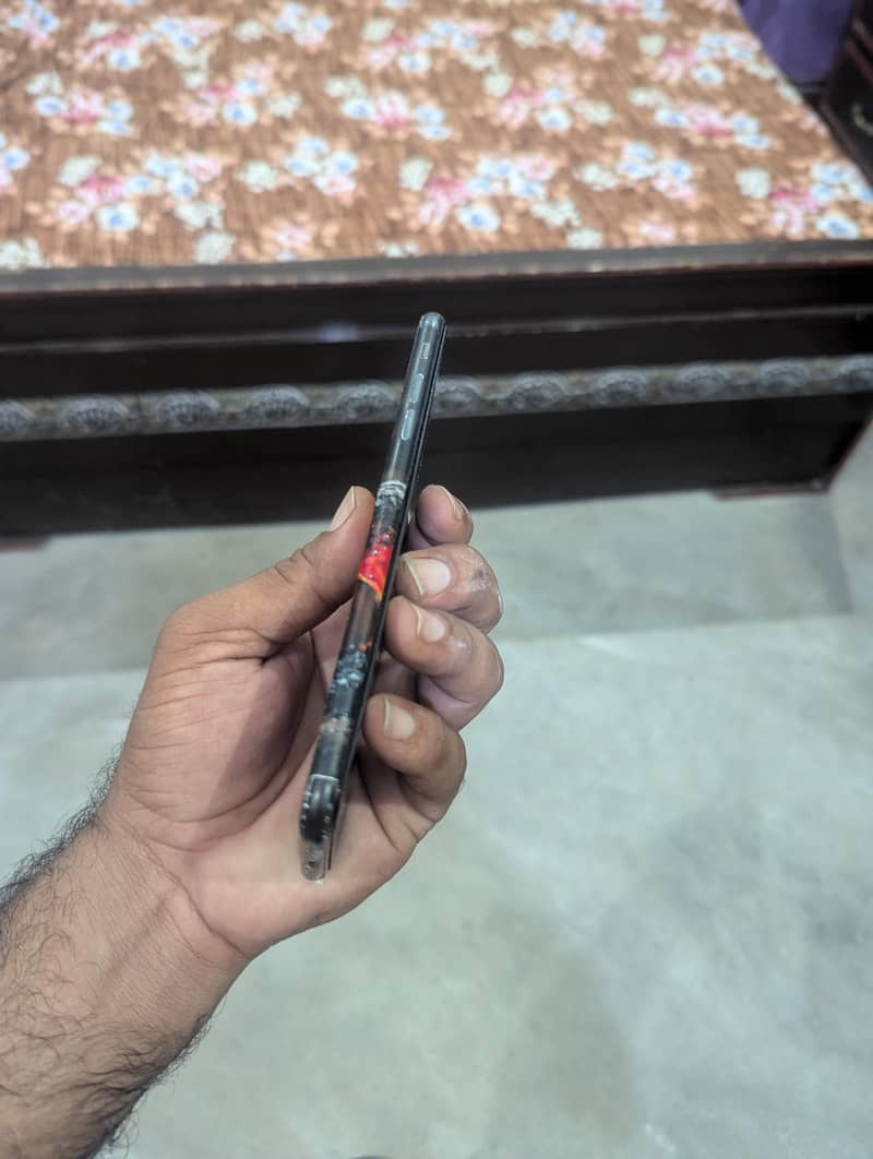Apple iPhone 8 plus 3