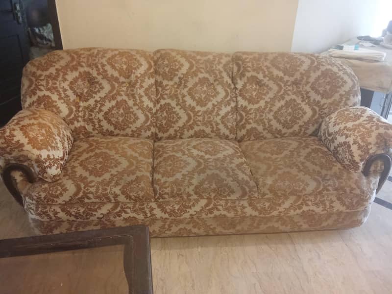 good condition sofa set 3