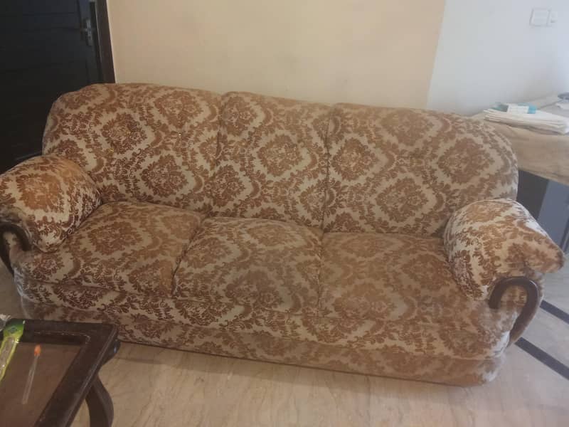 good condition sofa set 4