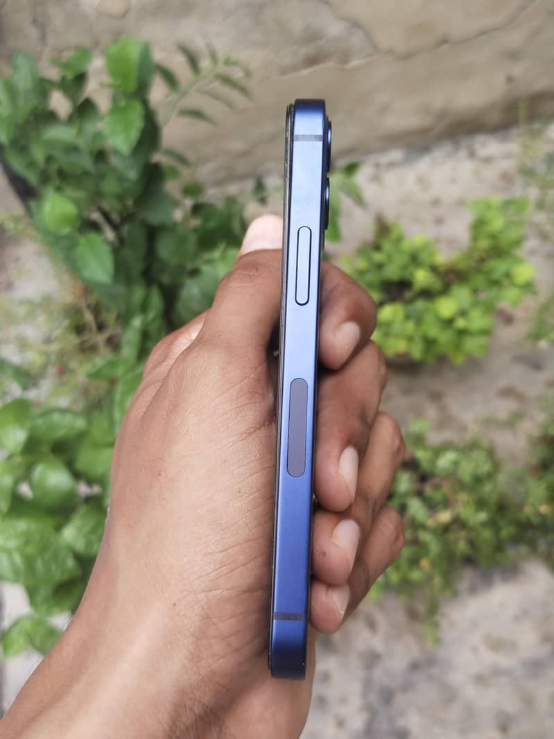 Apple iPhone 12 mini 1