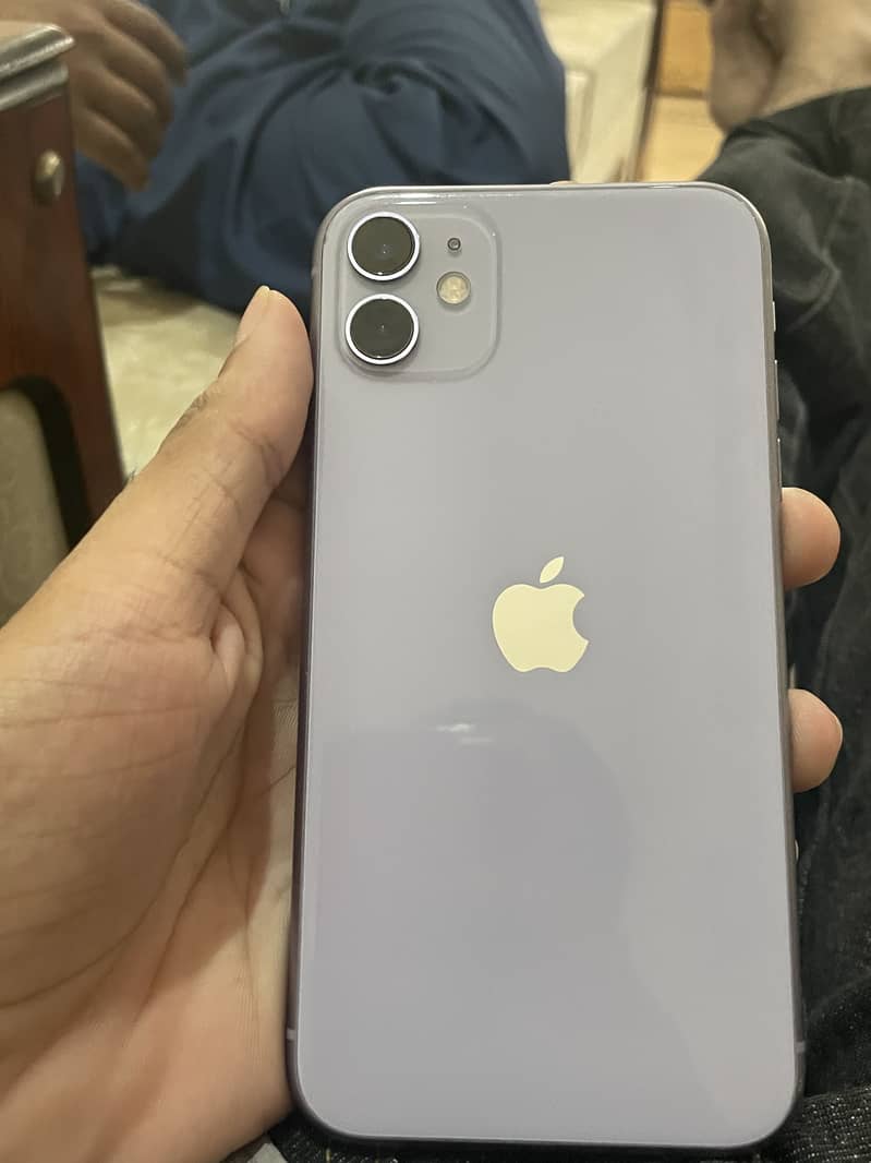 iPhone 11 3