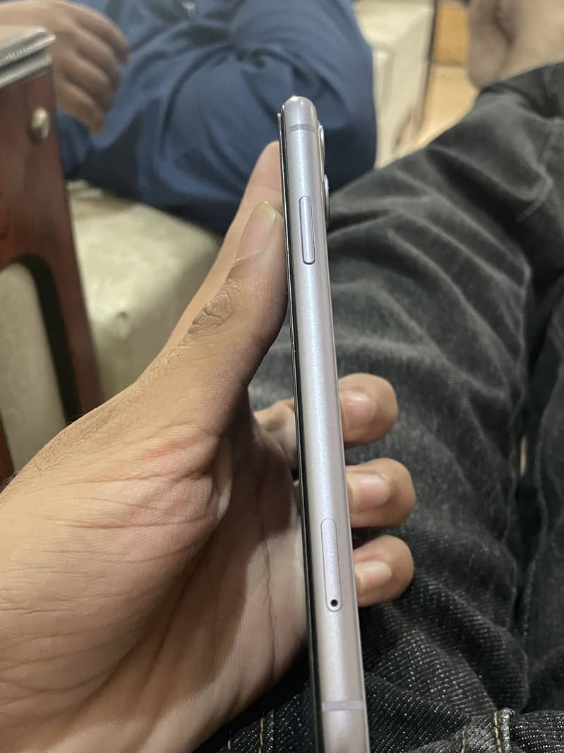 iPhone 11 5