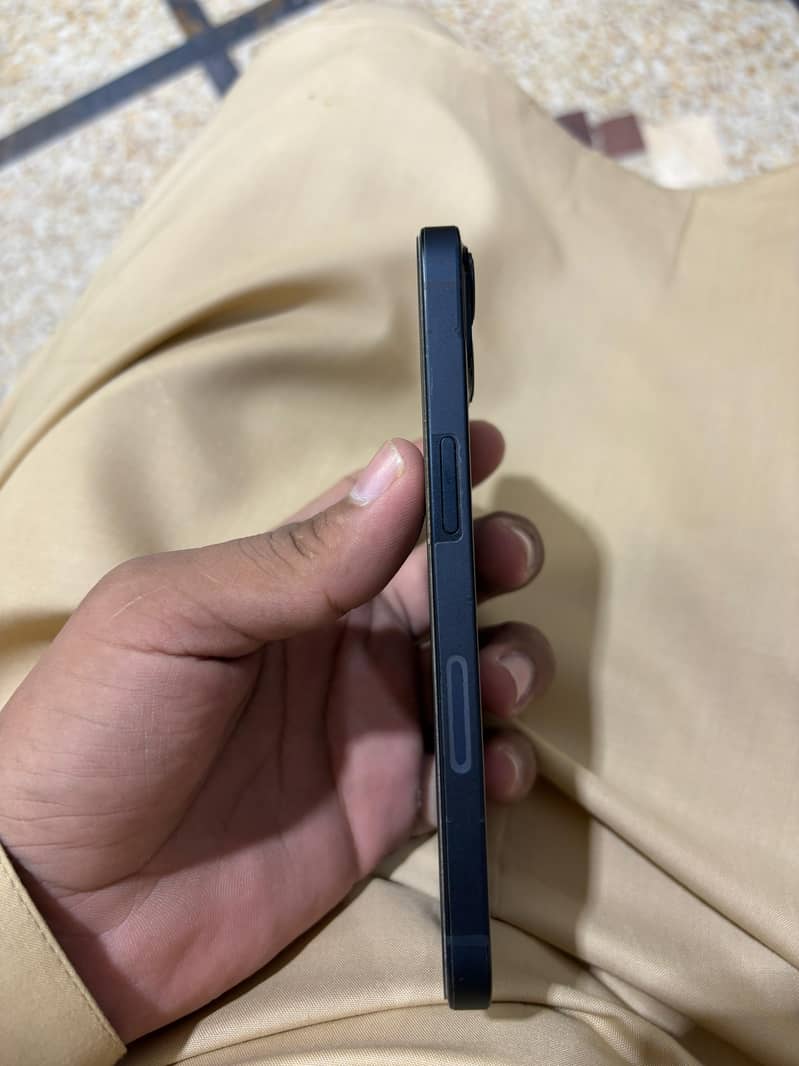 Apple iPhone 13 0