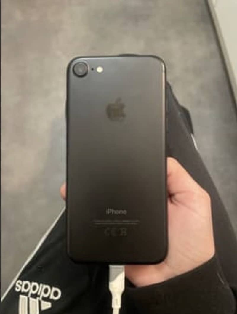 Apple iPhone 7 1