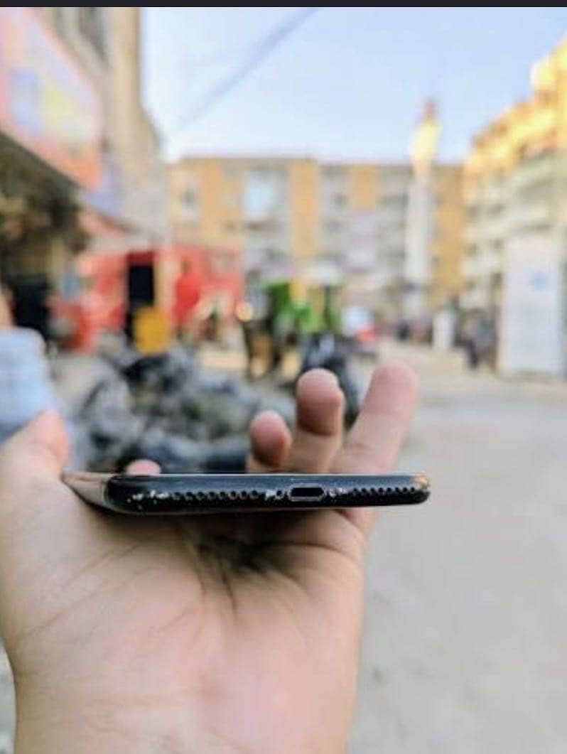 Apple iPhone 7 3