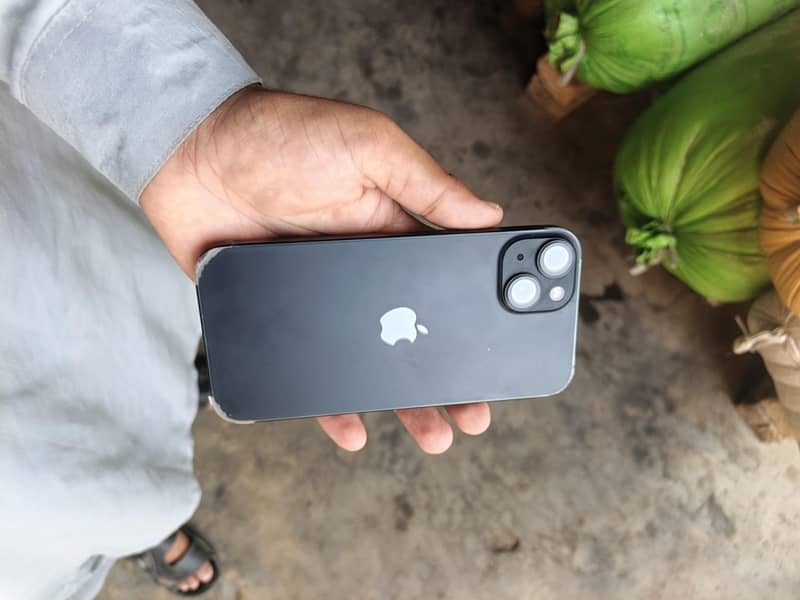 Apple iPhone 13 2