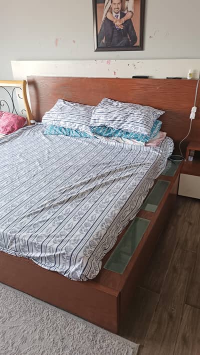 solid heavy bed with dressing n side tables no mattress