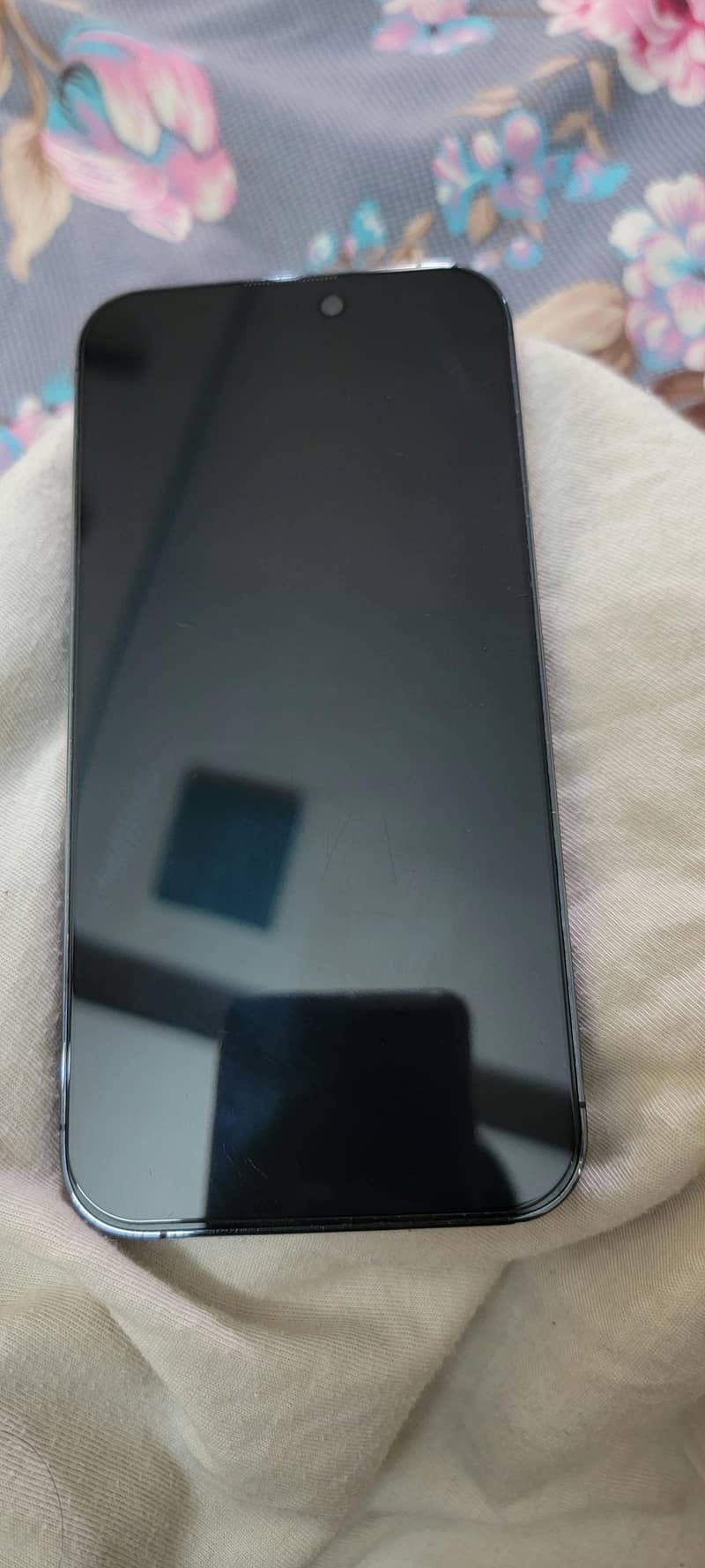 Apple iPhone 14 Pro Max 1