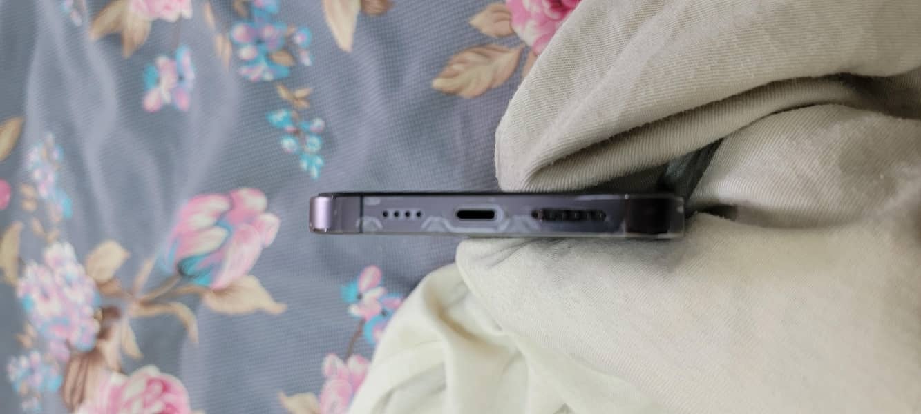 Apple iPhone 14 Pro Max 4