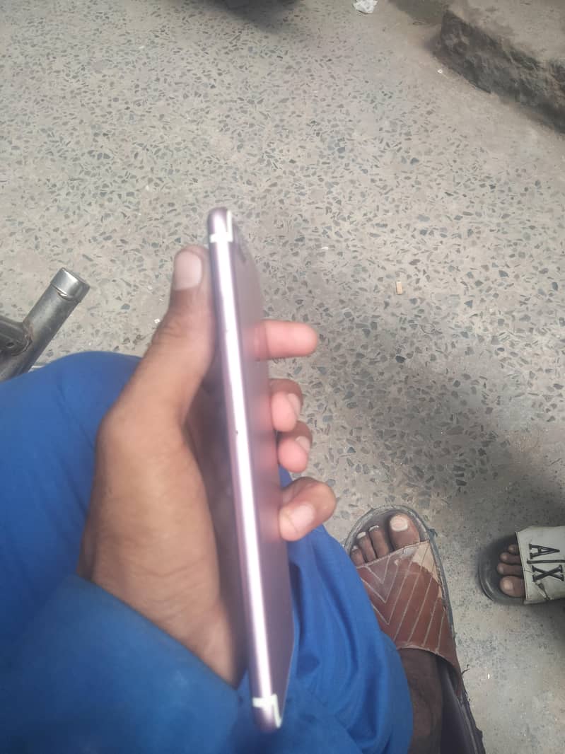 Apple iPhone 7 Plus 2