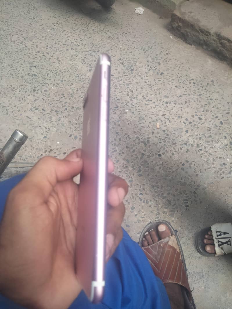 Apple iPhone 7 Plus 4
