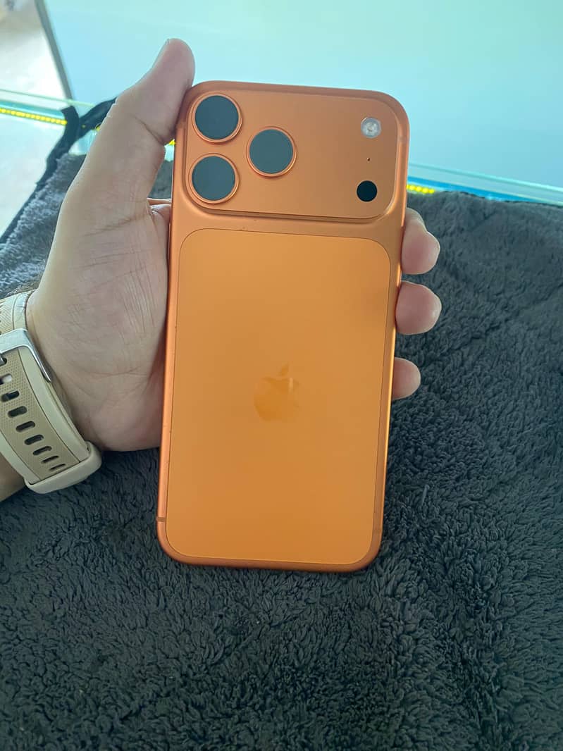 Apple iPhone 17 Pro Max 5
