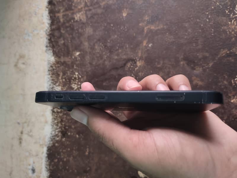 Apple iPhone 13 mini 1