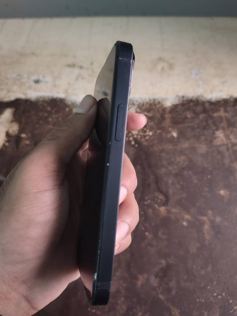 Apple iPhone 13 mini 4
