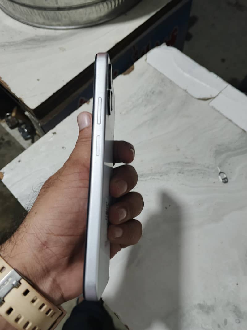 OPPO A6 4