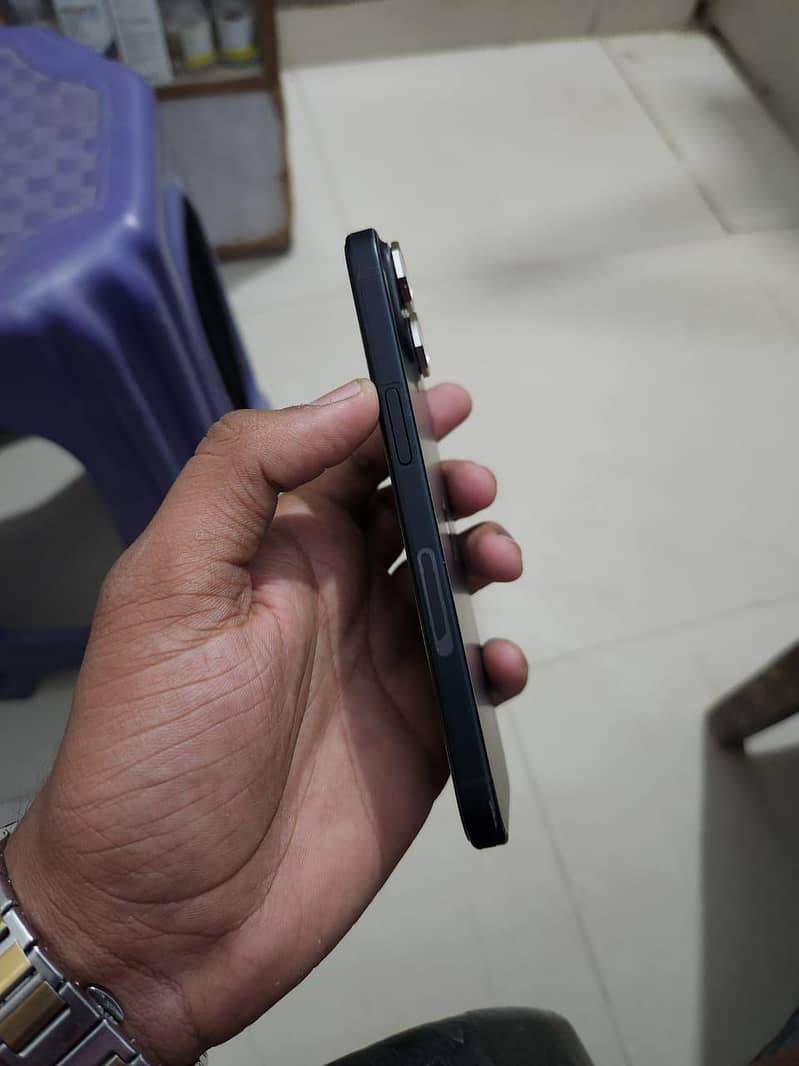 Apple iPhone 15 5