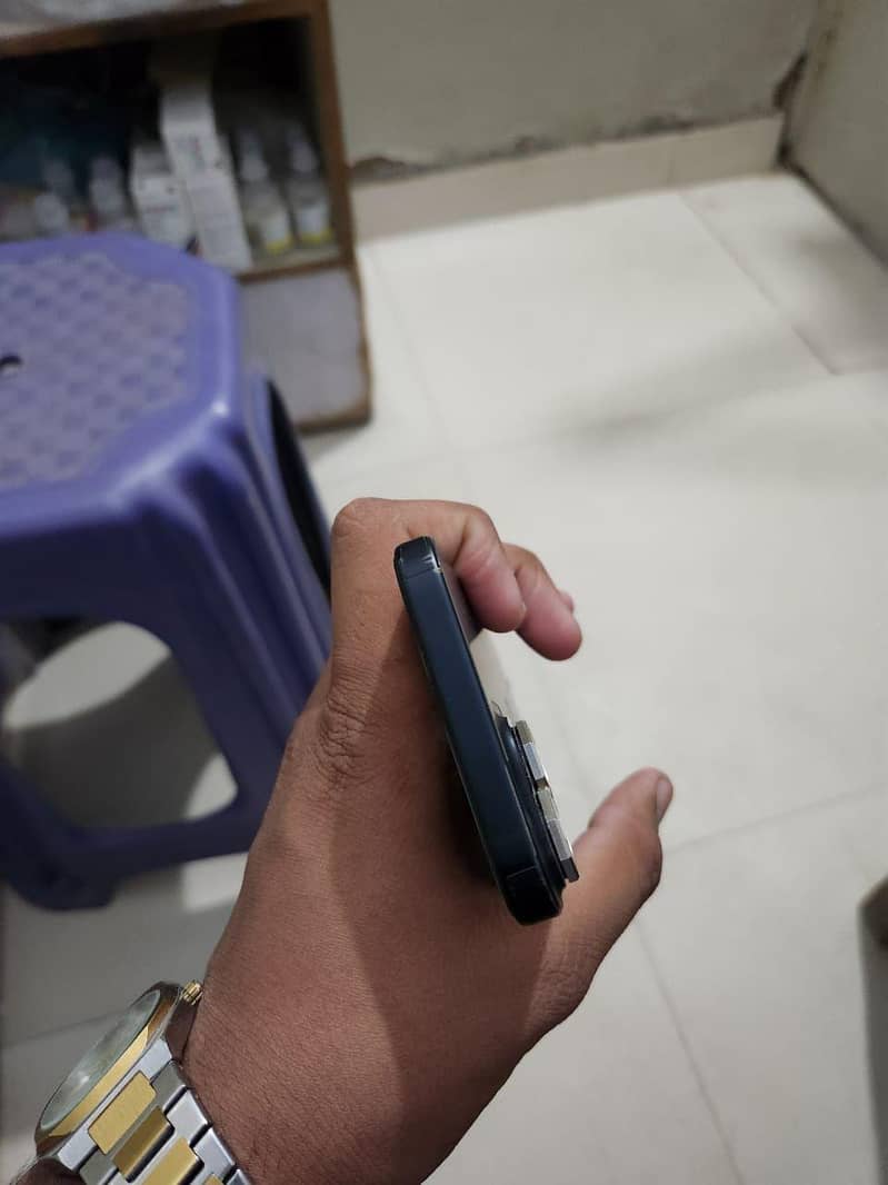 Apple iPhone 15 6
